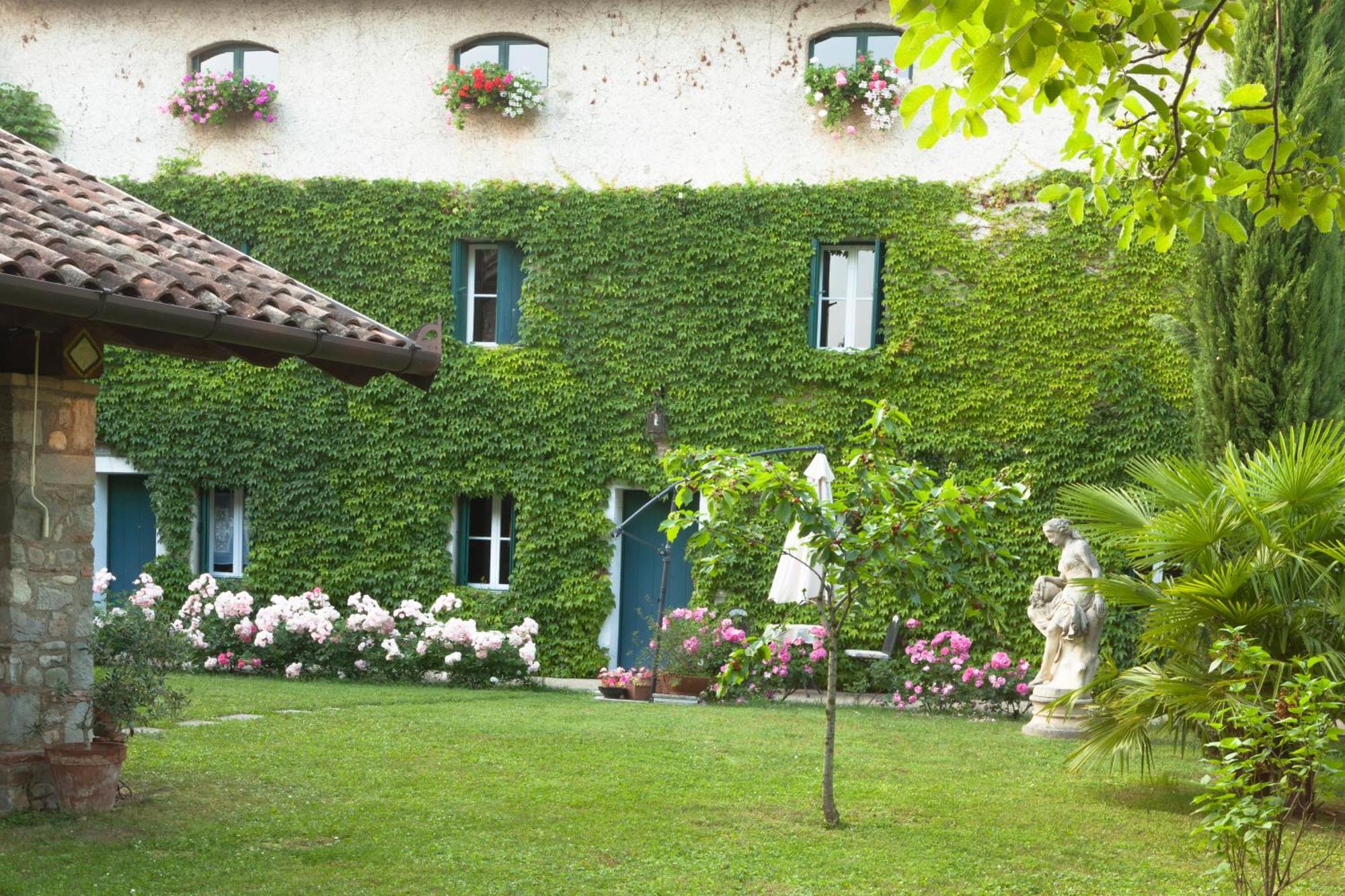 B&B La Casa Del Sole Manzano Exteriör bild
